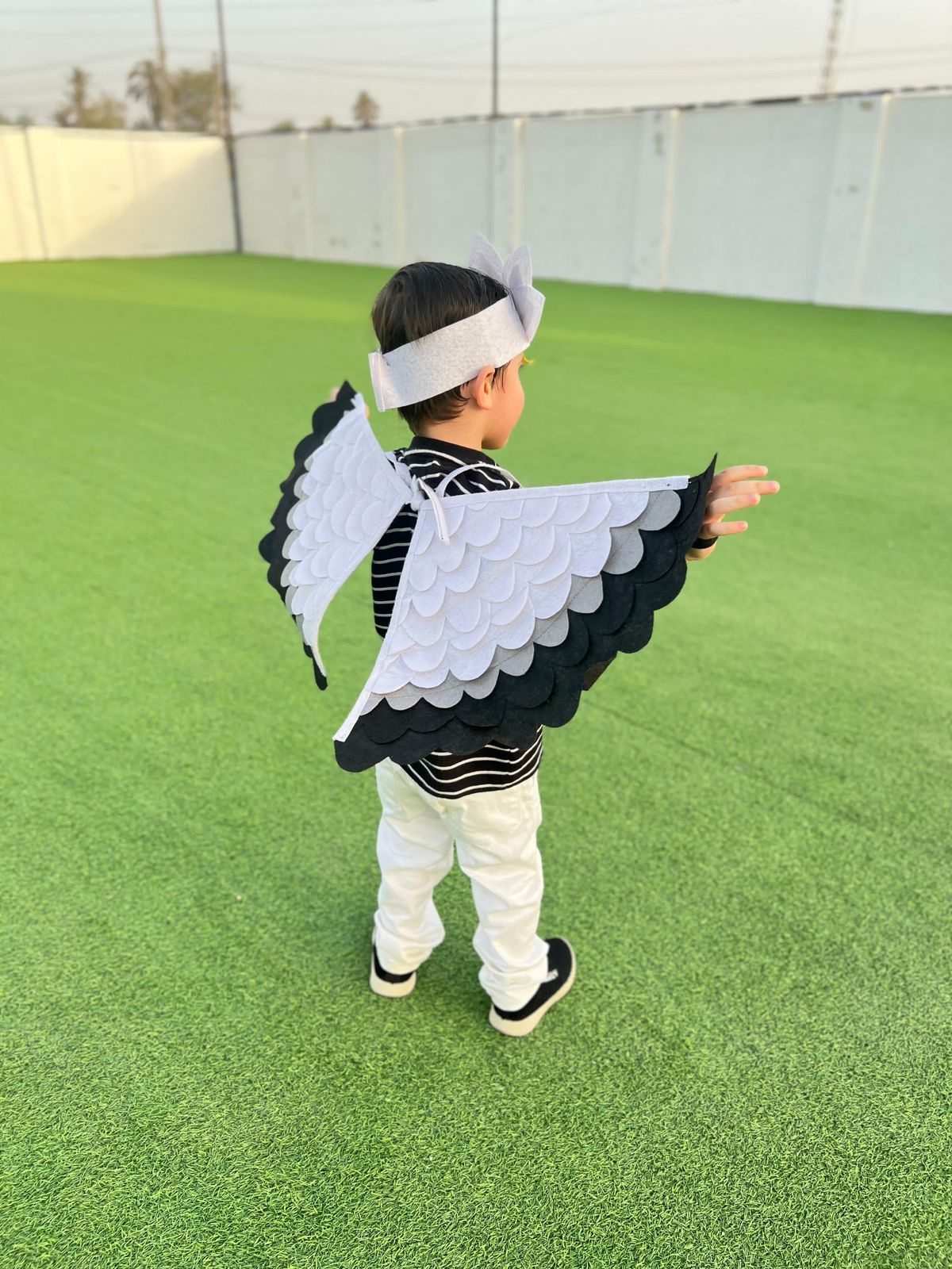Seagull Costume // Wings and Mask // Handmade Costume // Kids bird costume / Adult bird costume - hunnybunny&co.
