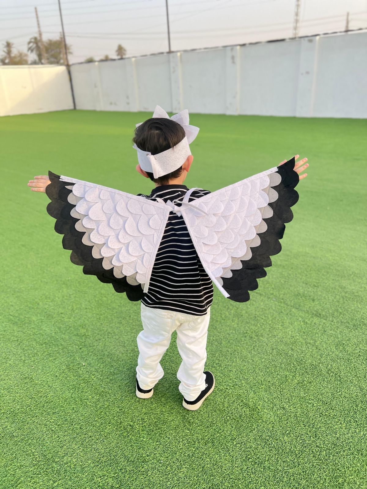 Seagull Costume // Wings and Mask // Handmade Costume // Kids bird costume / Adult bird costume - hunnybunny&co.
